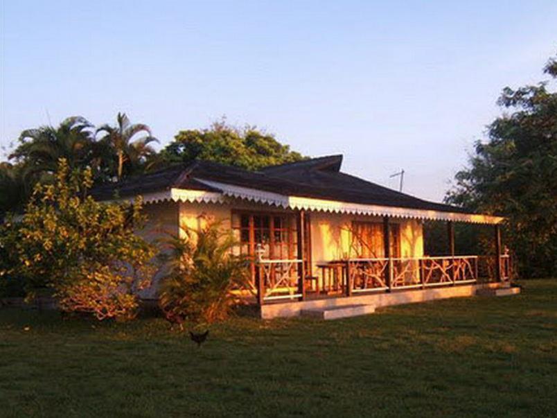 Hotel Atiapiti Opoa Bagian luar foto
